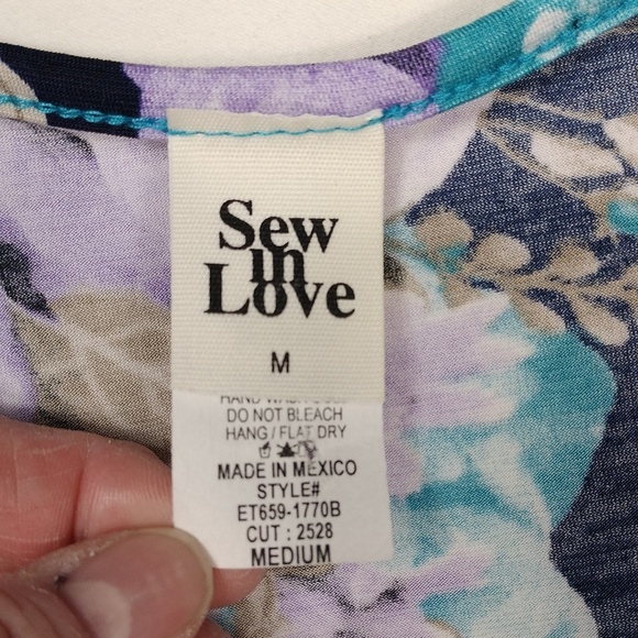 Sew In Love Womens Floral Sleeveless Top - Blue and Purple Size Medium - Picture 2 of 8